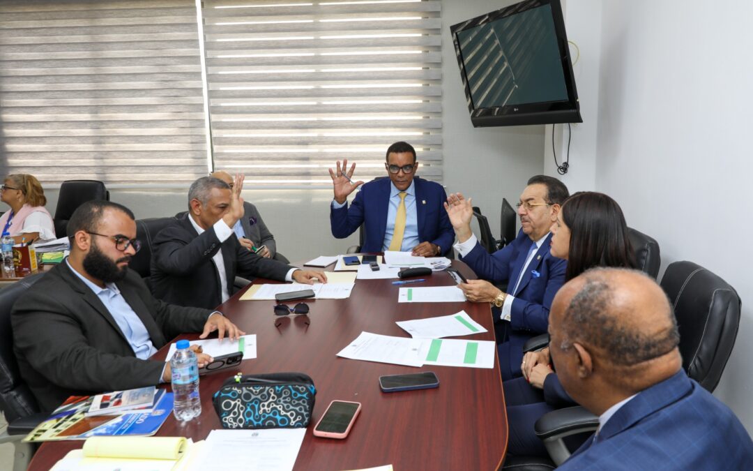 Comisión de Cultura analiza resolución que reconoce al señor Santiago Acevedo García