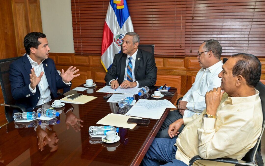 Comisión Especial que estudia modificaciones a Ley 137-03 sobre Tráfico Ilícito de Migrantes y Trata de Personas, continúa su análisis