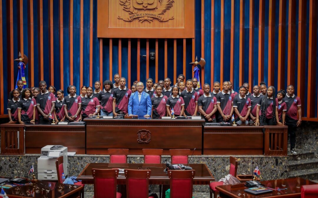 Historial de Noticias 13 El Senado abre sus puertas a estudiantes del Liceo Zenovio Abrí Meran de la provincia Elías Piña