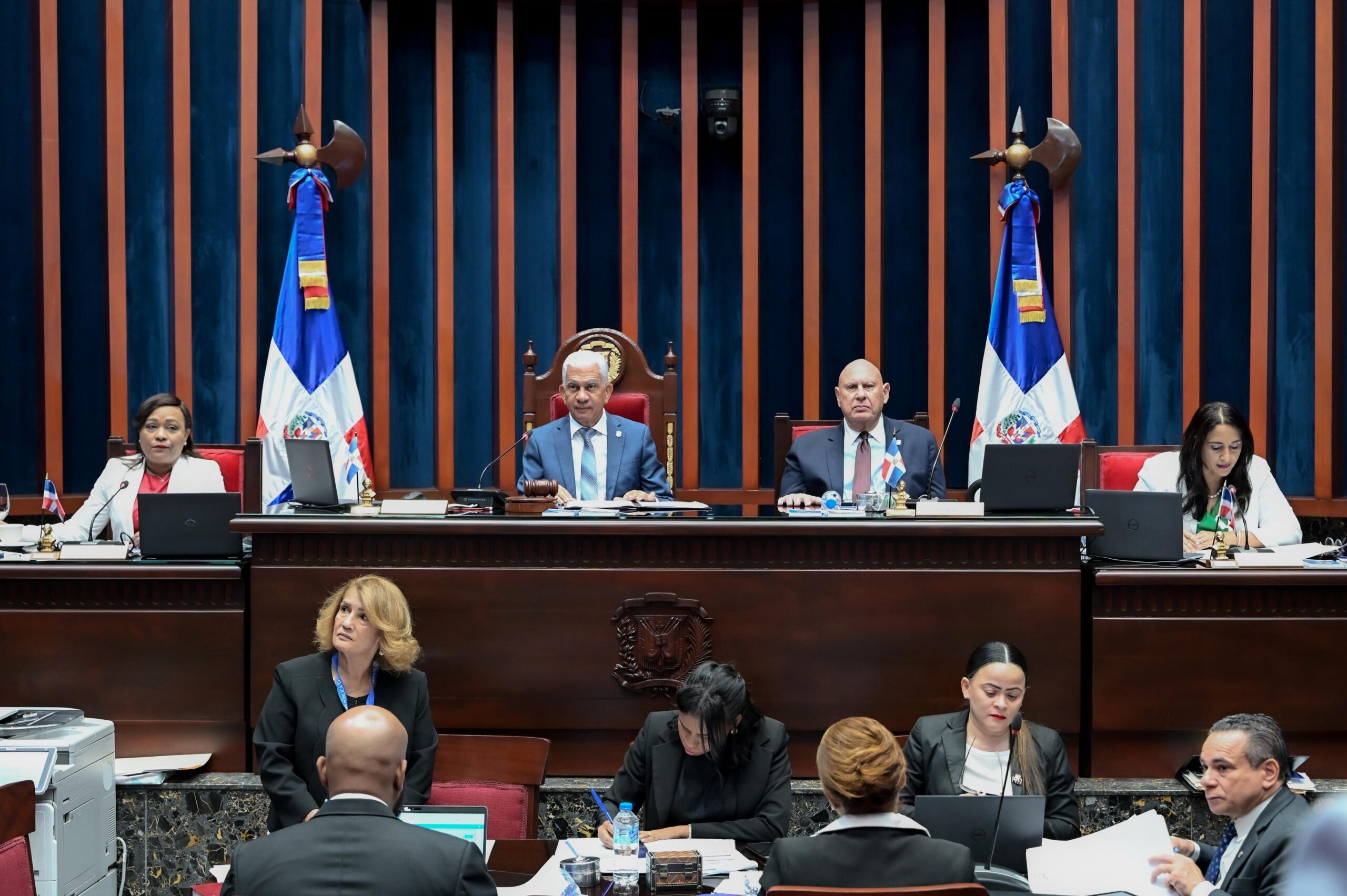 Senado aprueba en primera lectura ley que crea el Ministerio de Justicia 1 1000109259 scaled