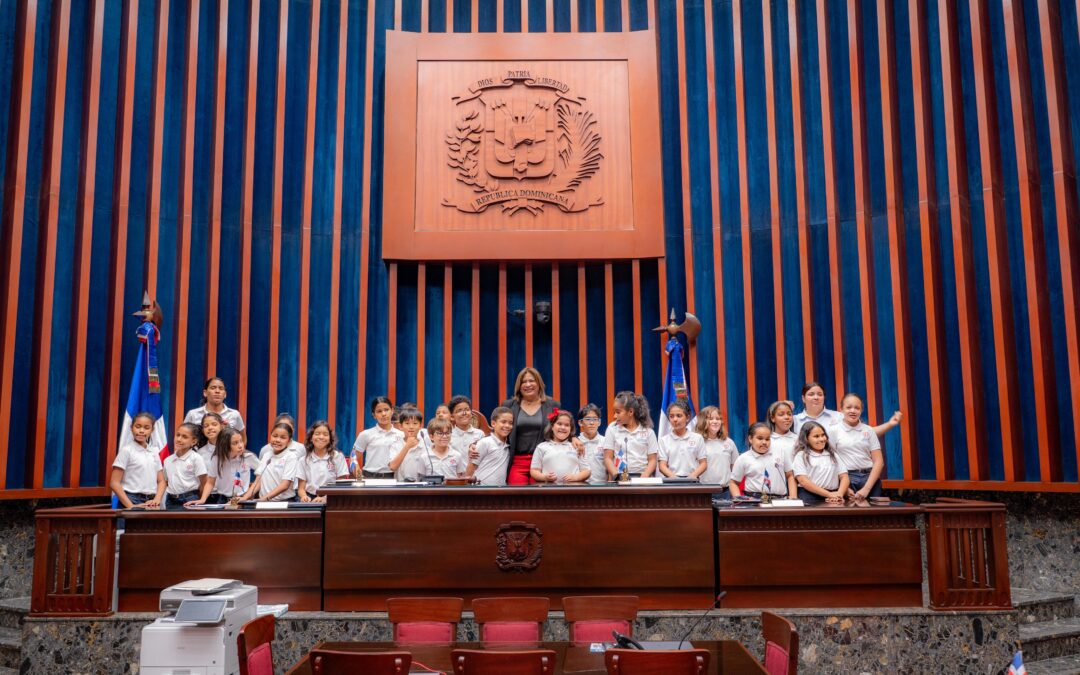 Estudiantes del Colegio del Apostolado visitan el Senado de la República