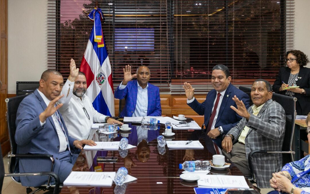 Comisión de Educación favorece reconocer de manera póstuma al educador Frutos Burgos Ramos