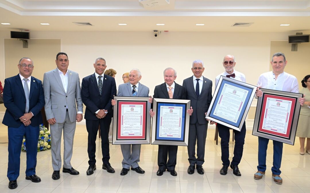 Senado de la República reconoce varias personalidades del Arte y la Cultura Dominicana