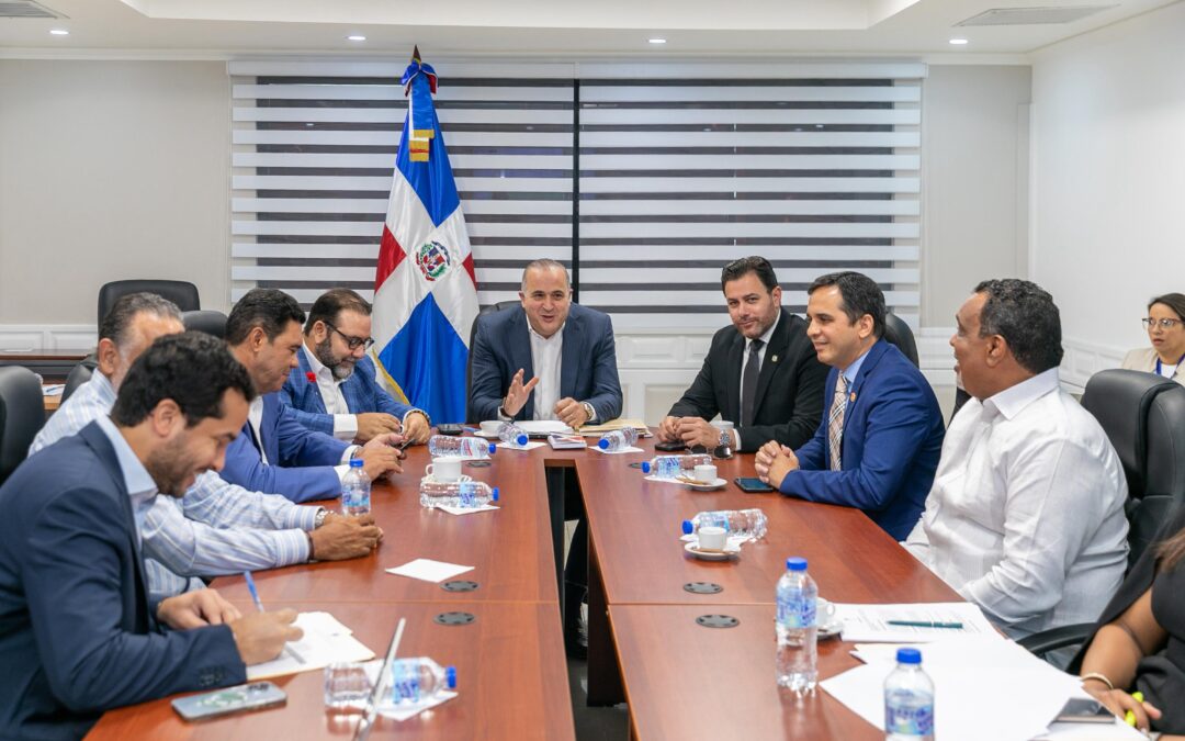 Senadores, instituciones estatales, y sector inmobiliario socializan proyecto de ley sobre intermediación y servicios inmobiliarios