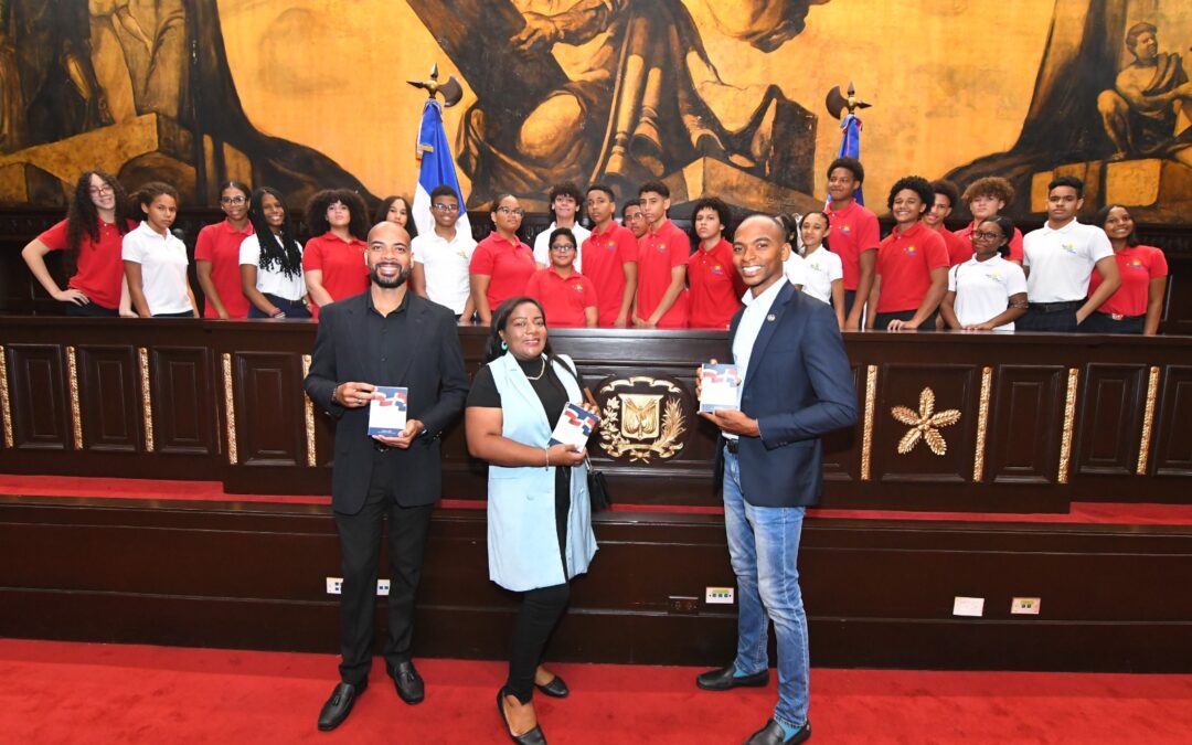 Historial de Noticias 6 Estudiantes del Centro Educativo Aprendiendo Feliz realizan una visita guiada al Senado de la República