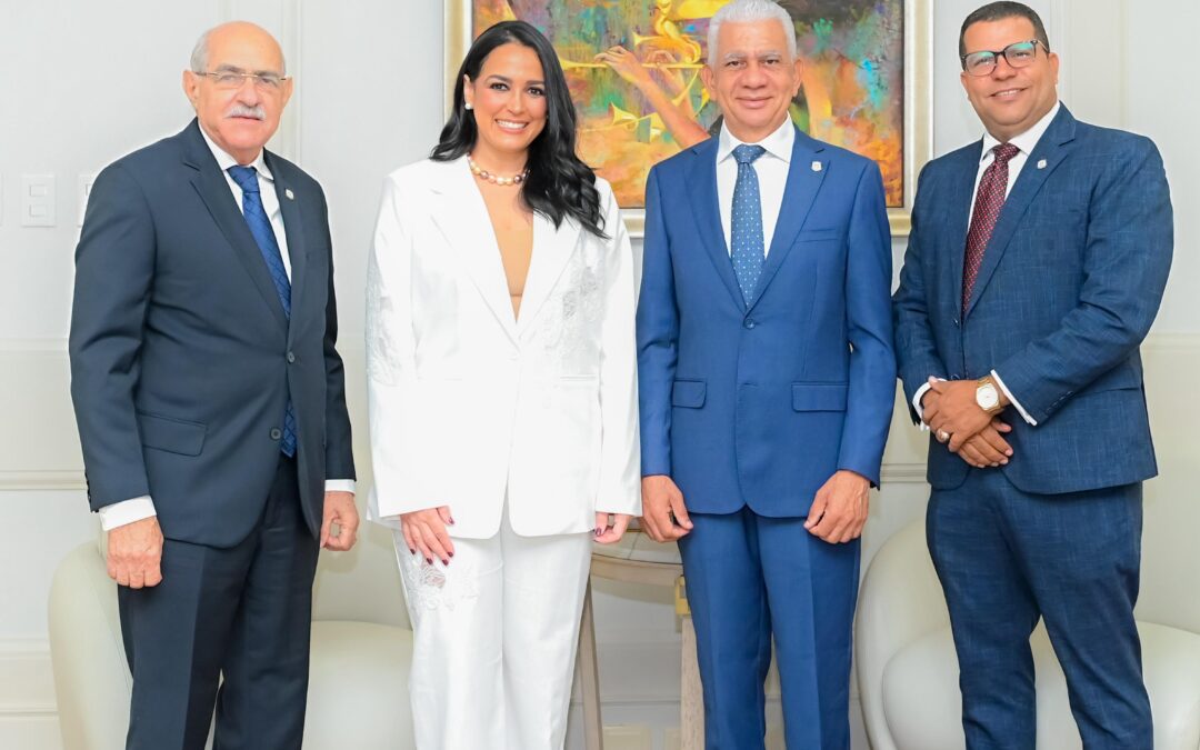 Presidente del Senado, Ricardo de los Santos, recibe visita de cortesía de Celinés Toribio