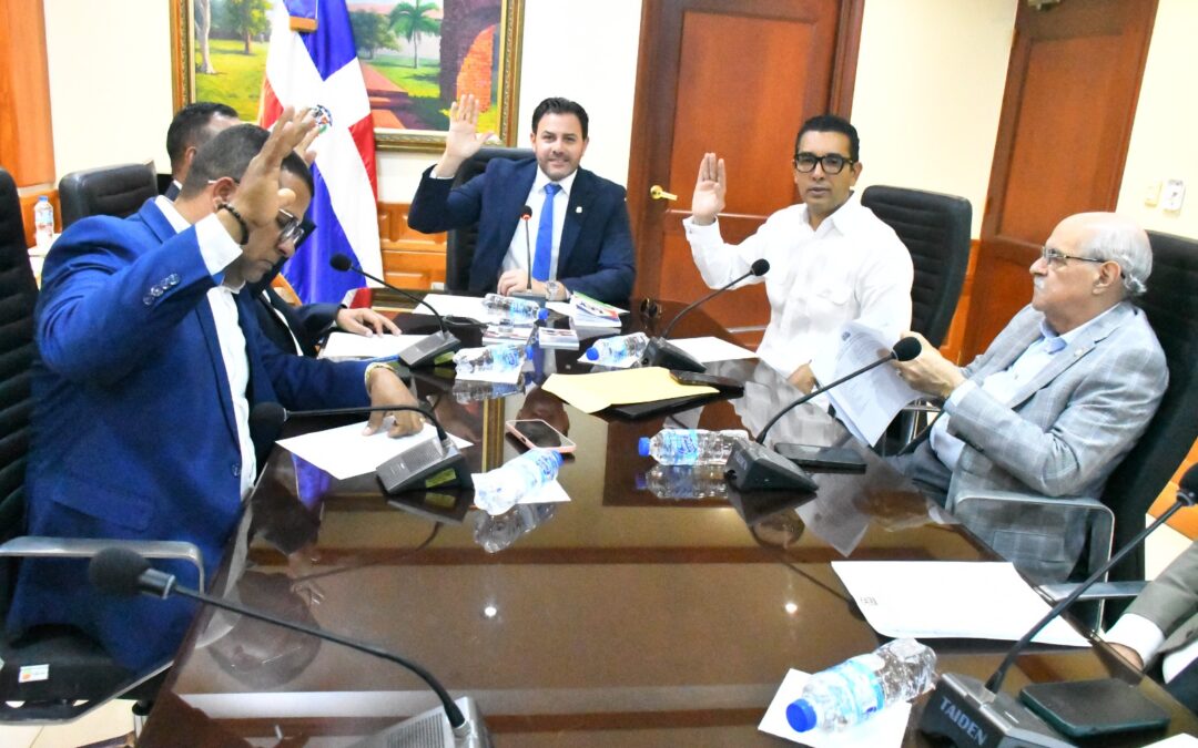 Comisión de Desarrollo Municipal analiza iniciativa que eleva a categoría de municipio al distrito municipal Arroyo Barril