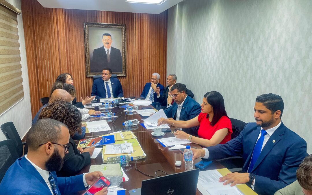 Comisión de Cultura favorece resoluciones reconocen a monseñores Benito de la Rosa y Carpio, y a Jesús Castro Marte