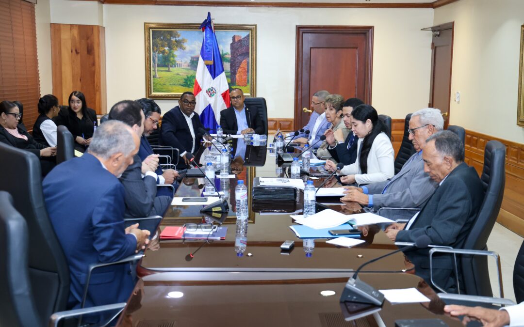 Comisión de Asuntos Agropecuarios y Agroindustriales estudia el proyecto de ley que crea el Instituto del Banano