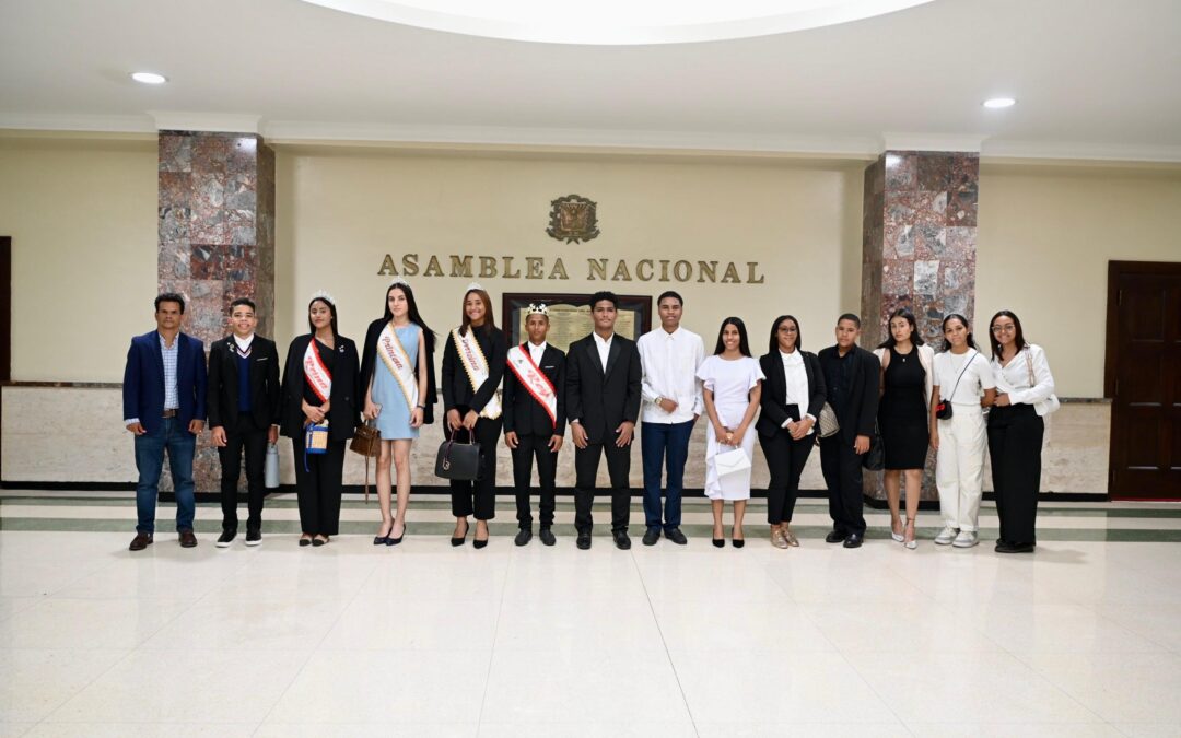 Senado recibe participantes en reinado fiestas 2025 de la provincia San José de Ocoa
