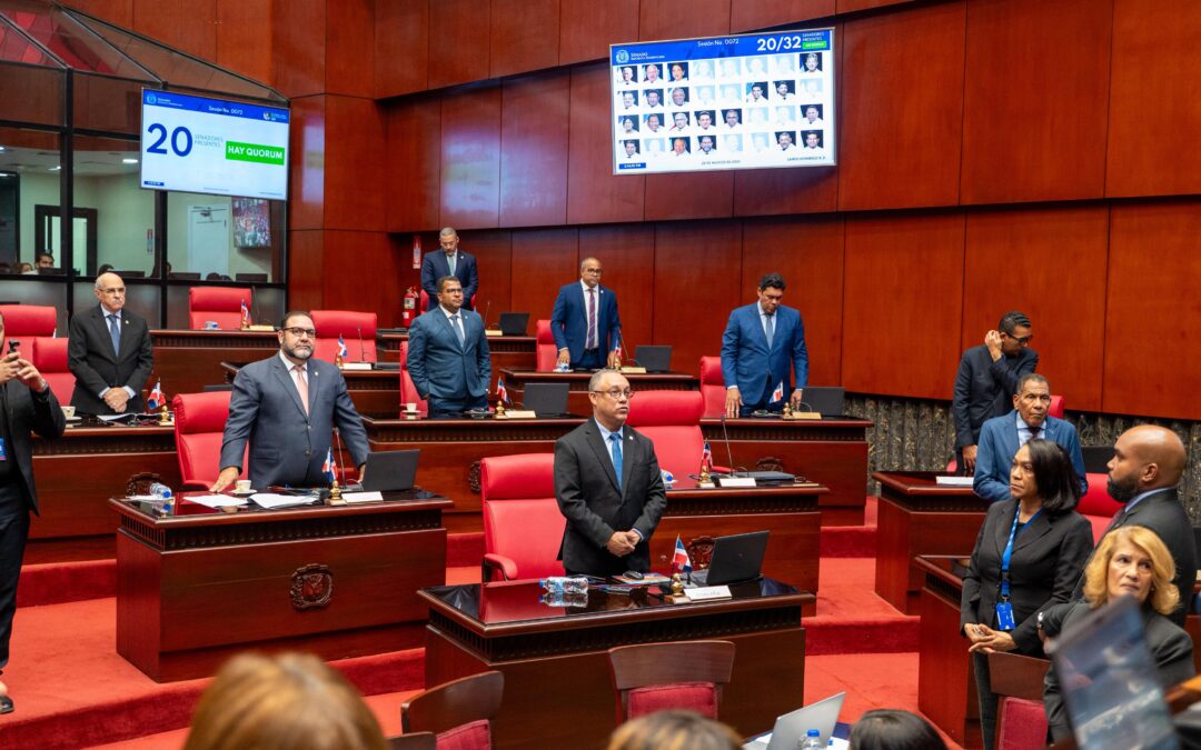 El Senado aprobó en segunda lectura ley que dispone instalación de fuentes de energía renovable en edificios públicos y privados