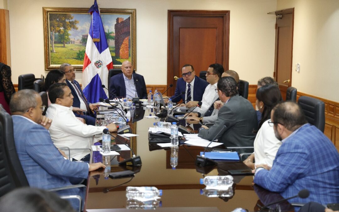 Historial de Noticias 21 Comisión de Hacienda escucha a presentantes de Bancas Deportivas y loterías electrónicas en torno a ley que regula juegos de Azar