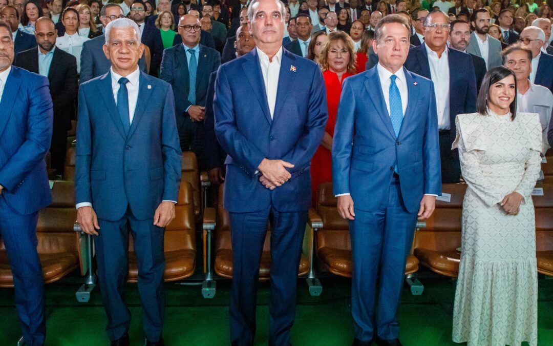 Presidente del Senado, Ricardo de los Santos, participa en acto de reconocimiento a la inversión extranjera