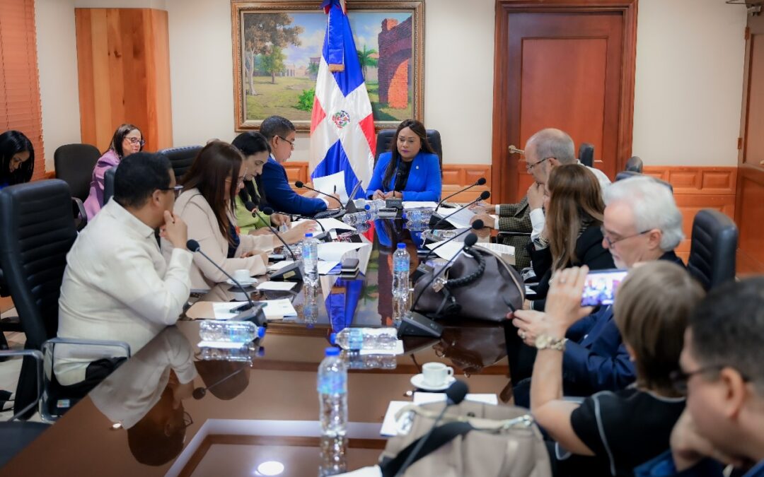 Comisión Especial escucha opinión de ADORA y Sociedad Dominicana de Medios Digitales en torno a la Ley Orgánica de Libertad de Expresión y Medios Audiovisuales