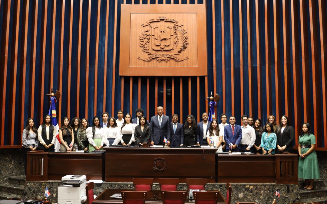 Senado recibe estudiantes de Derecho de la Universidad Iberoamericana (UNIBE)