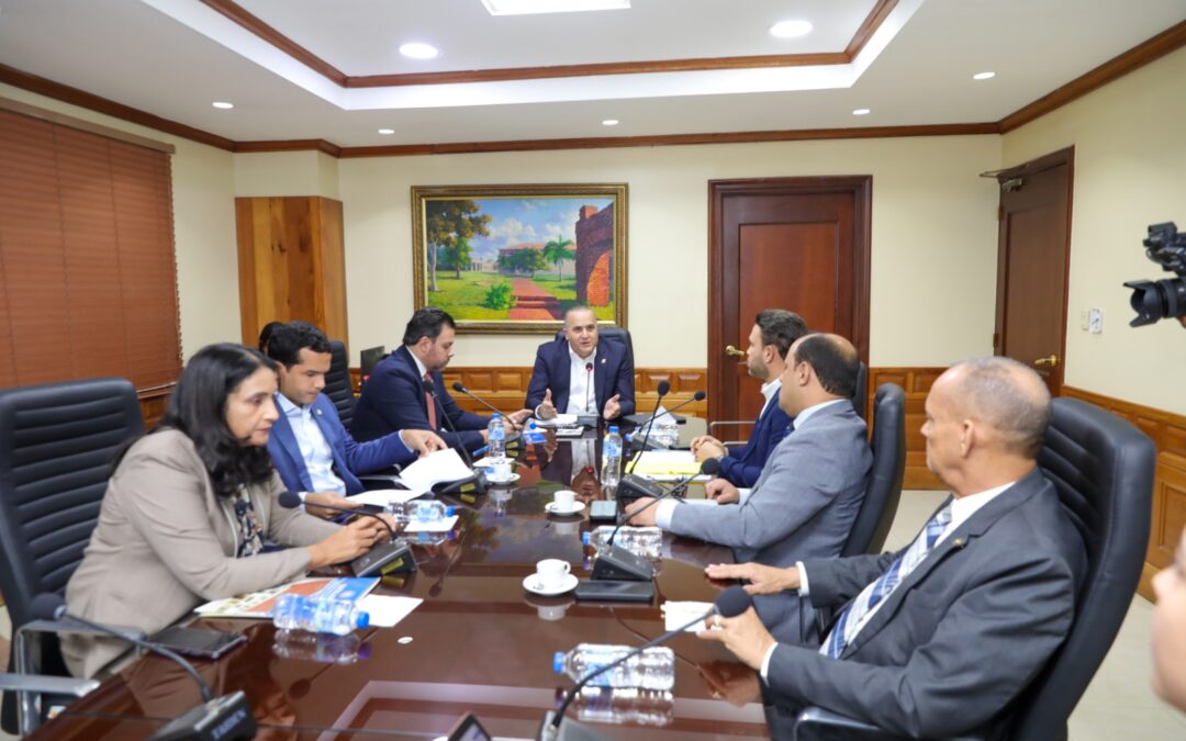 Senadores y representantes de varias instituciones socializan proyecto de ley que regula expendio y consumo de bebidas alcohólicas 4 IMG 20251022 WA0018