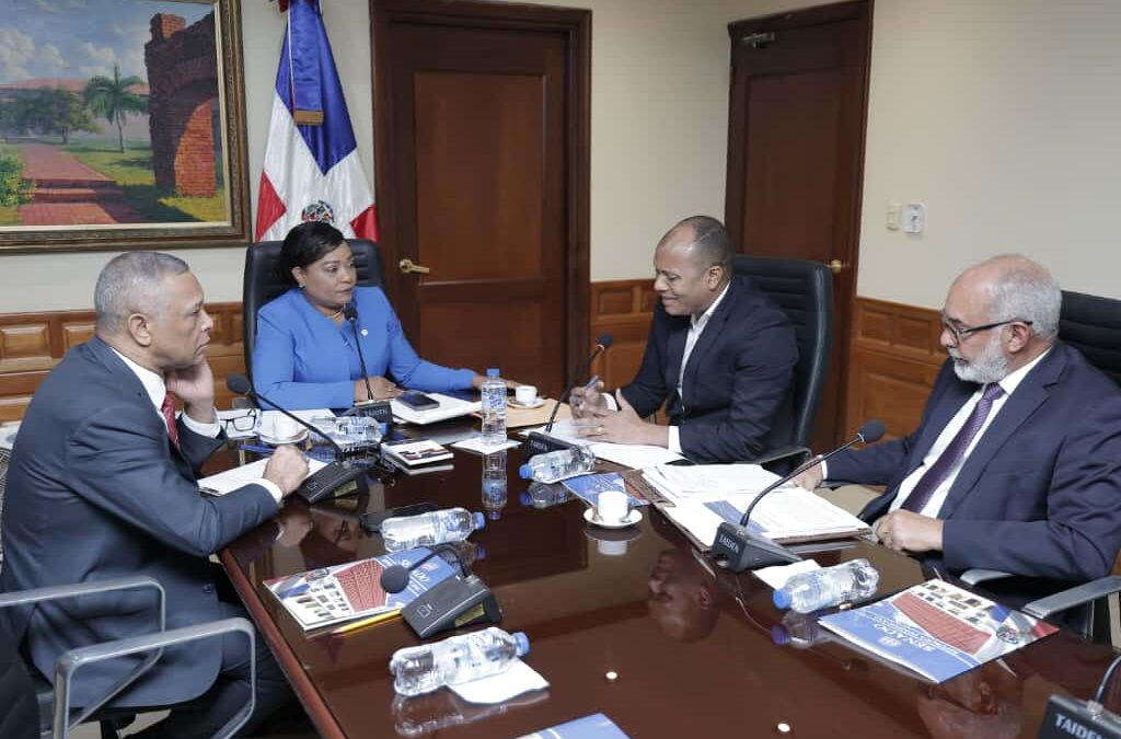 Comisión Especial escucha a Sociedad Dominicana de Diarios, y a la Policía Nacional sobre proyecto libertad de expresión