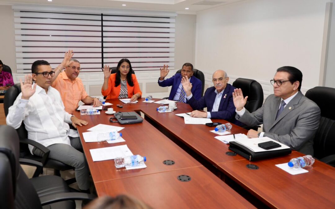 Comisión de Salud Pública del Senado favorece resolución de reconocimiento póstumo al doctor Luis José Castillo Cruz