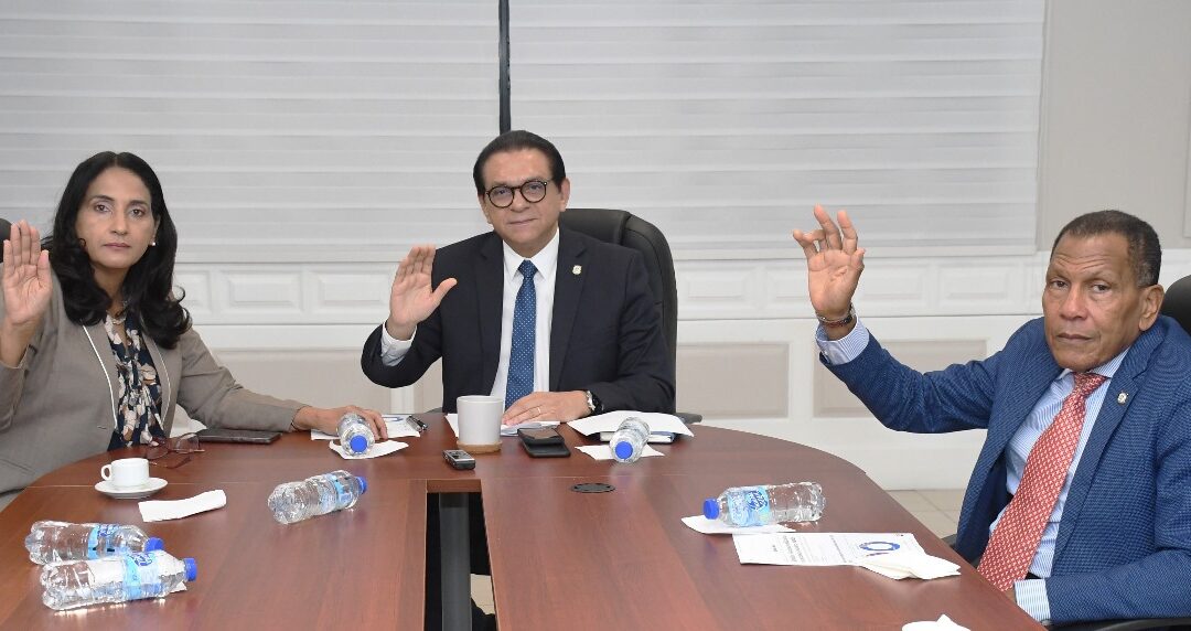 Senadores favorecen resolución que solicita instalación oficina de la DIDA en la provincia Hermanas Mirabal