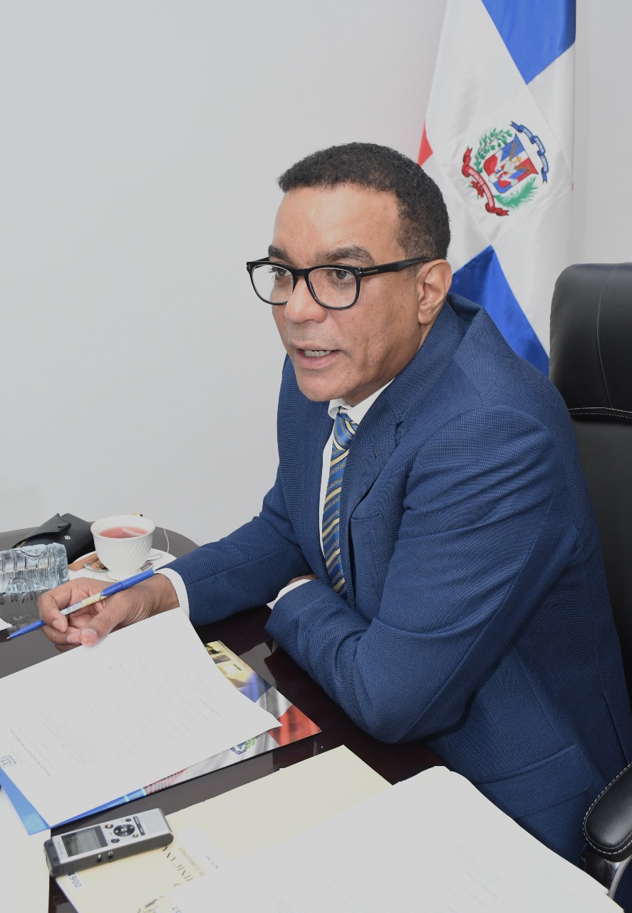Comisión de Cultura analiza resolución que reconoce Escuela Nacional de Locución “Profesor Otto Rivera” 1 WhatsApp Image 2025 10 21 at 5.04.54 PM