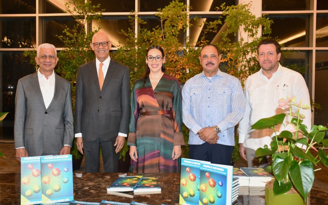 Presidente del Senado, Ricardo de los Santos, asiste a puesta en circulación libro “Programa de Cumplimiento: El diálogo interdisciplinario del Compliance”