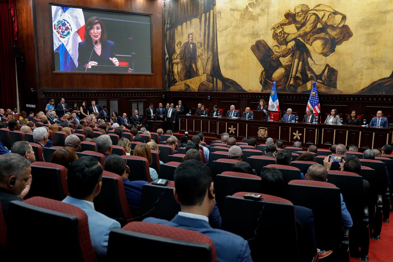 Congreso Nacional recibe visita oficial de la gobernadora del Estado de Nueva York 3 Imagen de WhatsApp 2025 11 12 a las 10.20.48 4189d2f5