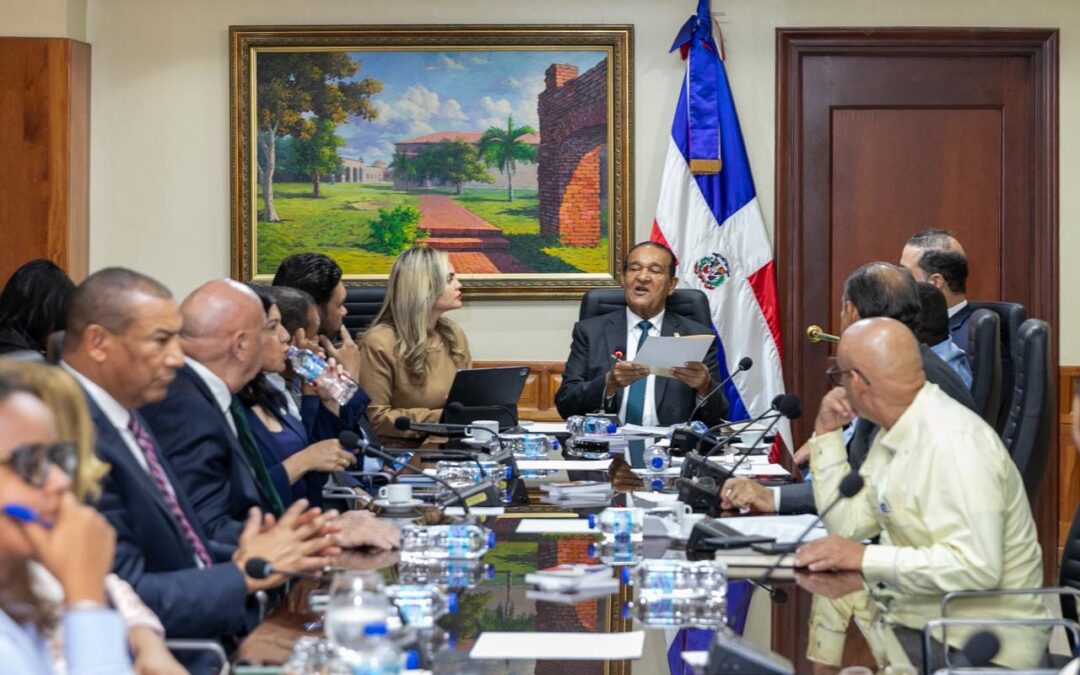 Comisión de Recursos Naturales del Senado recibe al ministro de Medio Ambiente para conocer anteproyecto de ley sobre zona costera marina