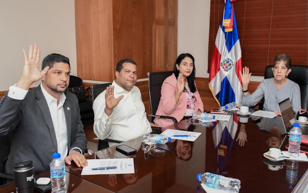 Comisión de Turismo recibe a representantes del sector turismo del país para tratar diferentes iniciativas legislativas