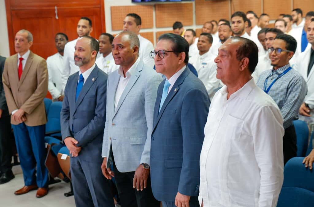 Senado imparte conferencia “Hablando de salud sin censura”