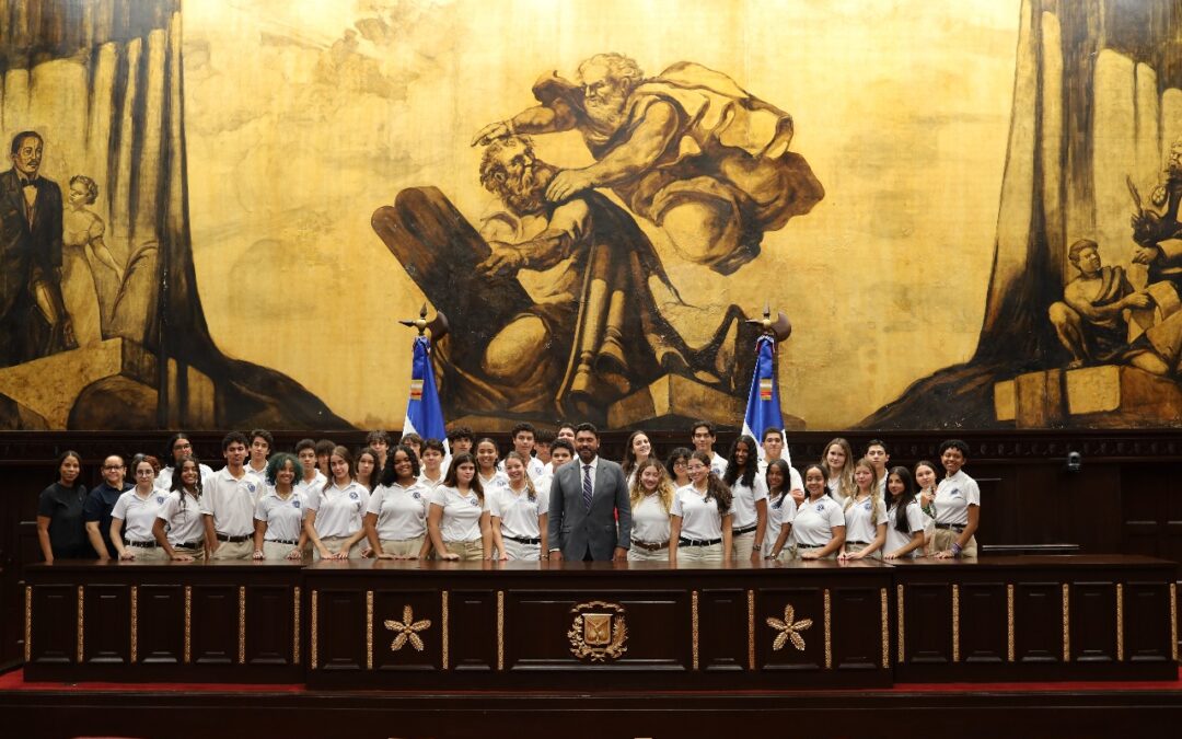 Estudiantes de Puntacana Internacional School (PCIS) visitan el Senado