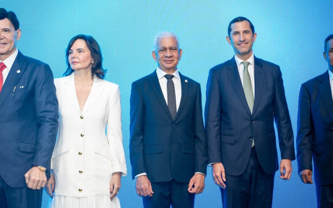 Presidente del Senado asiste a la quinta entrega Premio Julio Brache Arzeno 2025