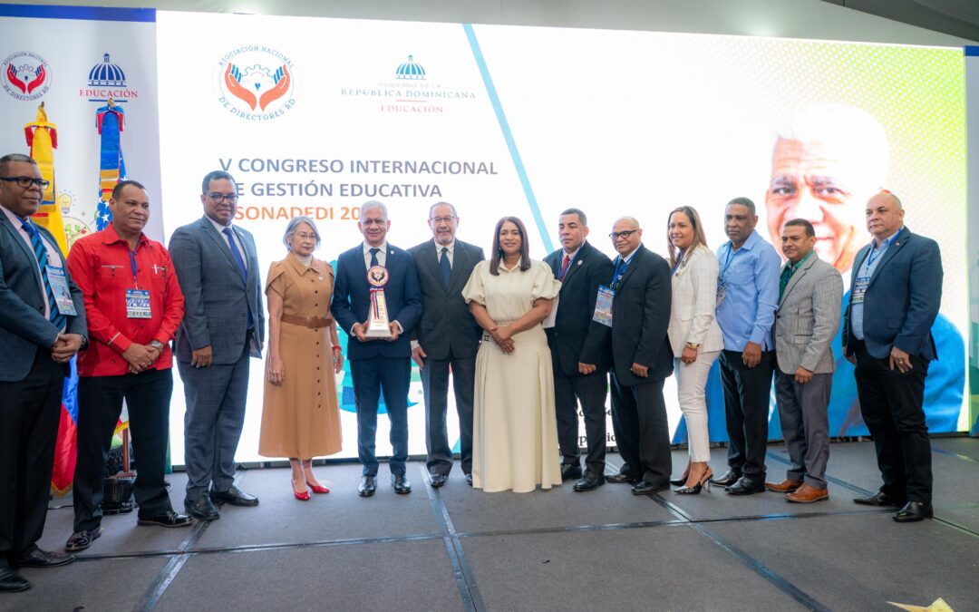 Asociación Nacional de Directores de la República Dominicana reconoce al presidente del Senado Ricardo de los Santos