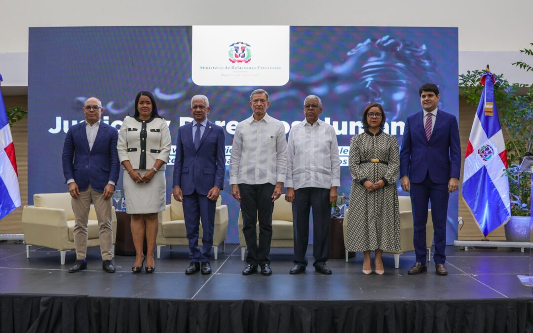 Presidente del Senado asiste a panel sobre Justicia y Derechos Humanos