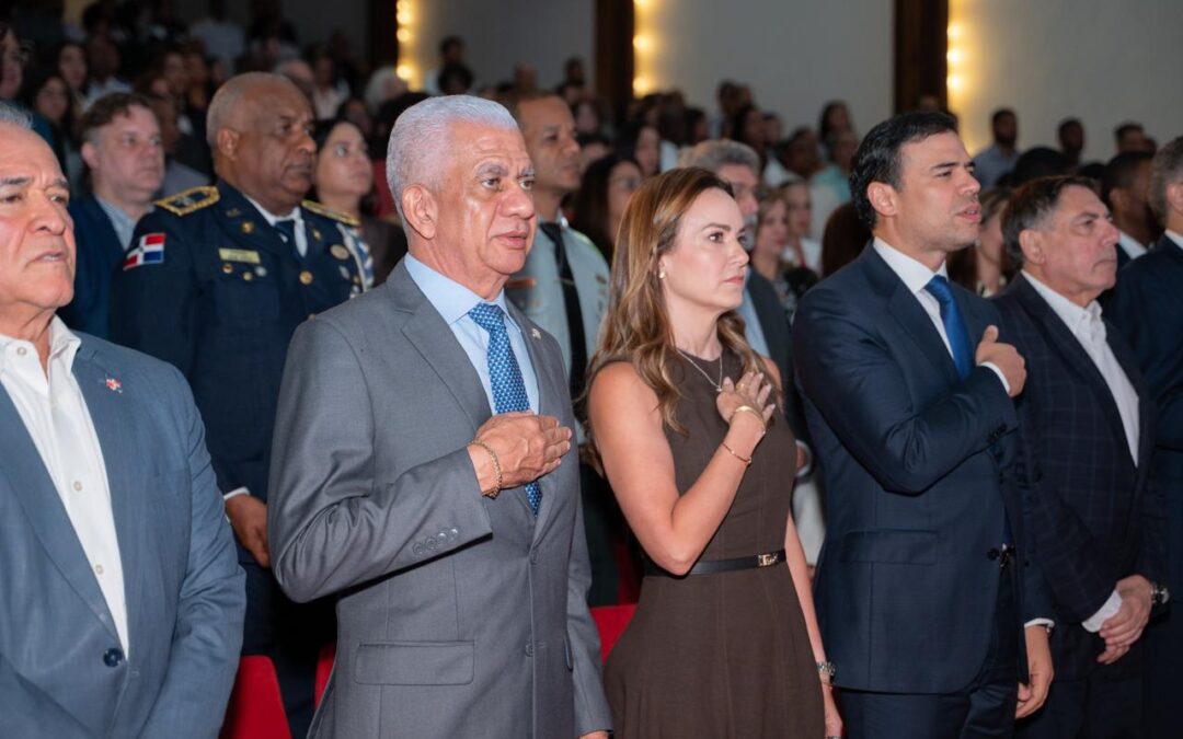 Presidente del Senado, Ricardo de los Santos, asiste a acto rendición de cuentas del Ministerio de Cultura
