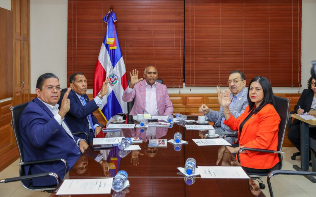 Comisión de Educación del Senado favorece resolución que solicita la creación de un distrito educativo en Pimentel, provincia Duarte