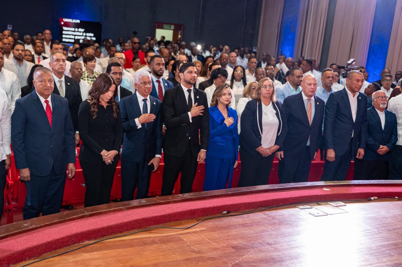 Senador Gustavo Lara rinde cuentas y destaca agenda legislativa orientada al desarrollo integral de San Cristóbal 1 WhatsApp Image 2026 01 15 at 12.51.49 PM 1