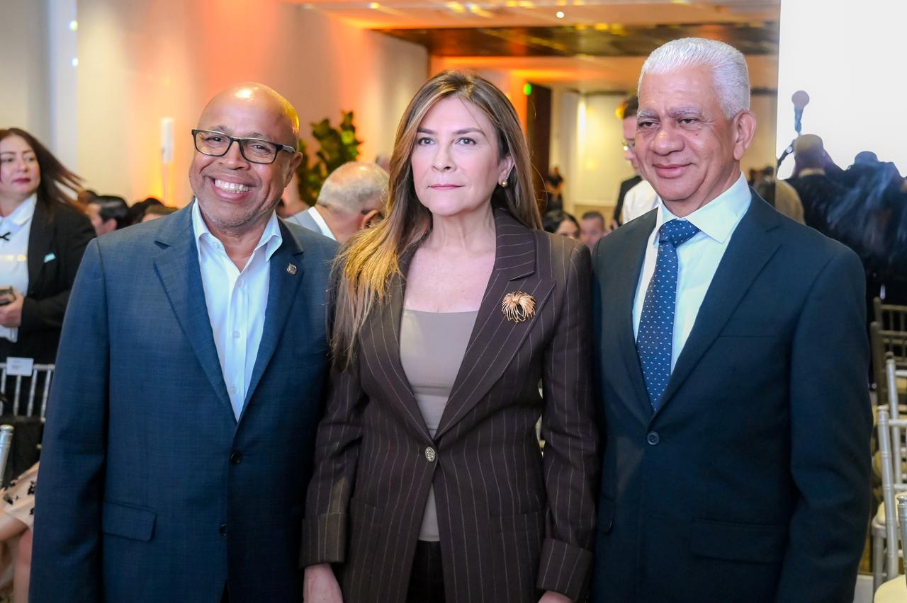 Presidente del Senado asiste al lanzamiento oficial de la nueva licencia de conducir 1 WhatsApp Image 2026 03 02 at 2.31.04 PM 1