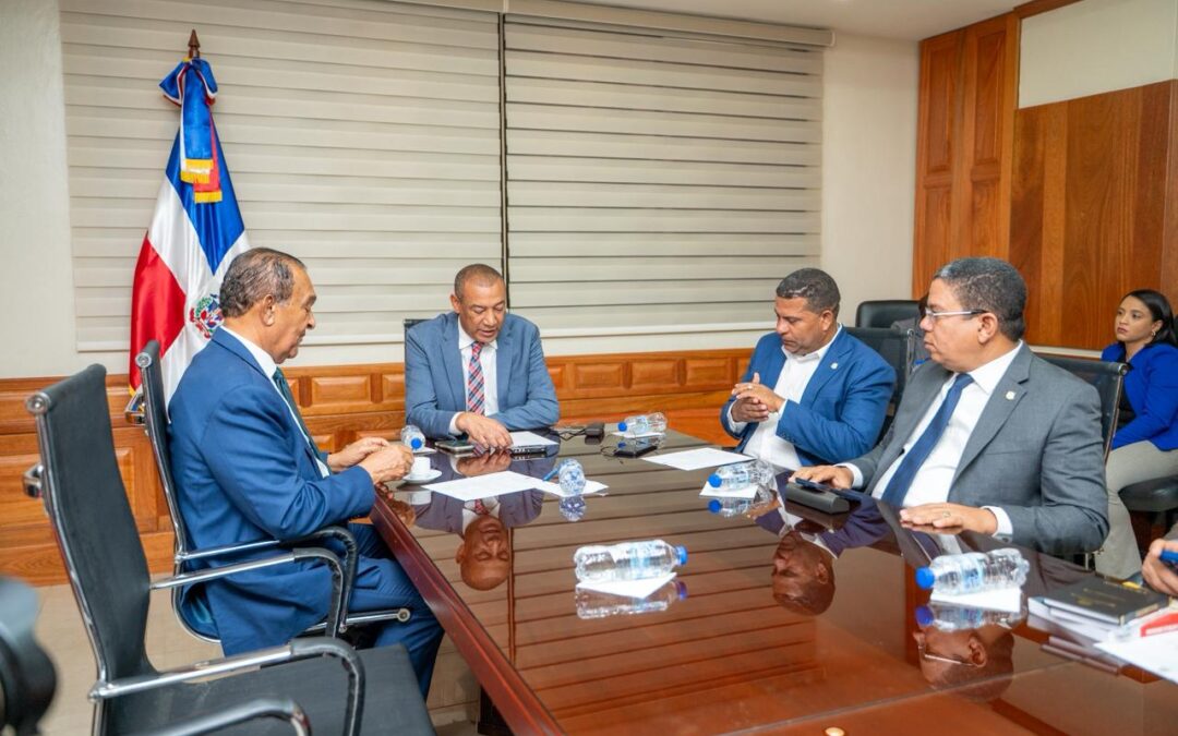 Comisión de Asuntos Energéticos trabaja iniciativa sobre instalación de oficina PROTECOM en Santiago Rodríguez