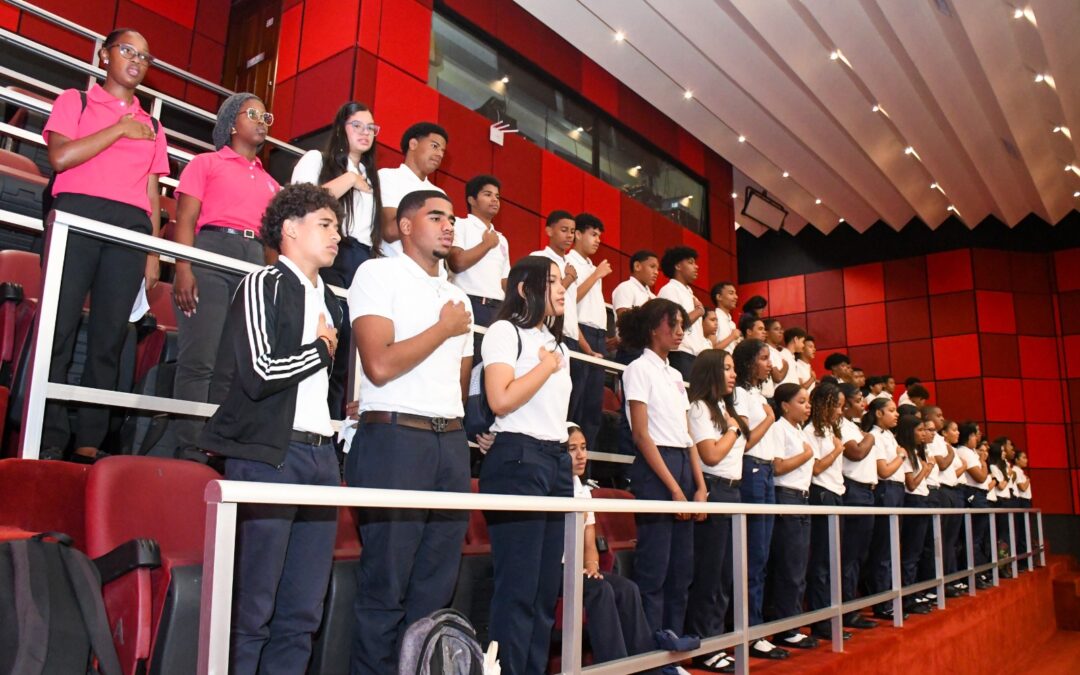 Estudiantes del Centro Educativo Nuestra Señora de las Mercedes conocen el Senado de la República