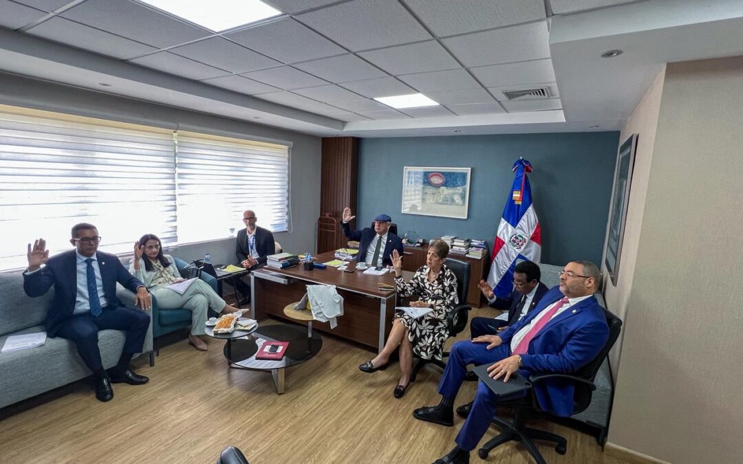 Comisión de Hacienda continua estudio proyectos de ley para regular los juegos de azar en el país
