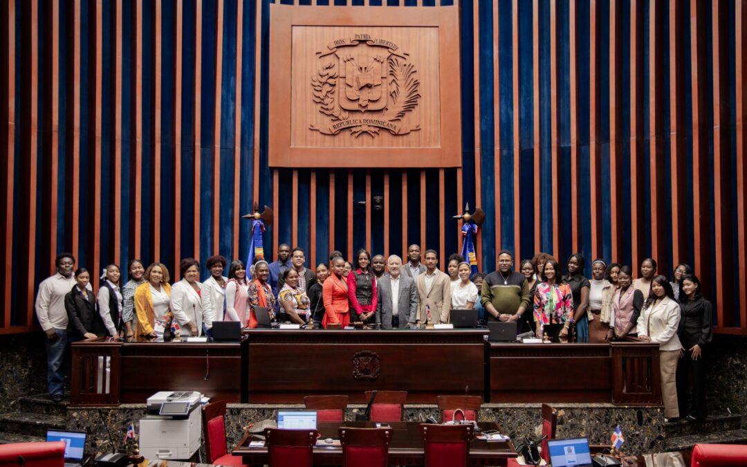 Senado recibe a jóvenes del Centro para la Educación y el Desarrollo “CEDUCA”