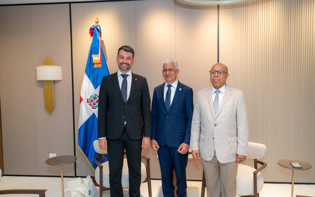Congreso Nacional recibe a embajador de Hungría Balázs Heincz y aborda cooperación bilateral