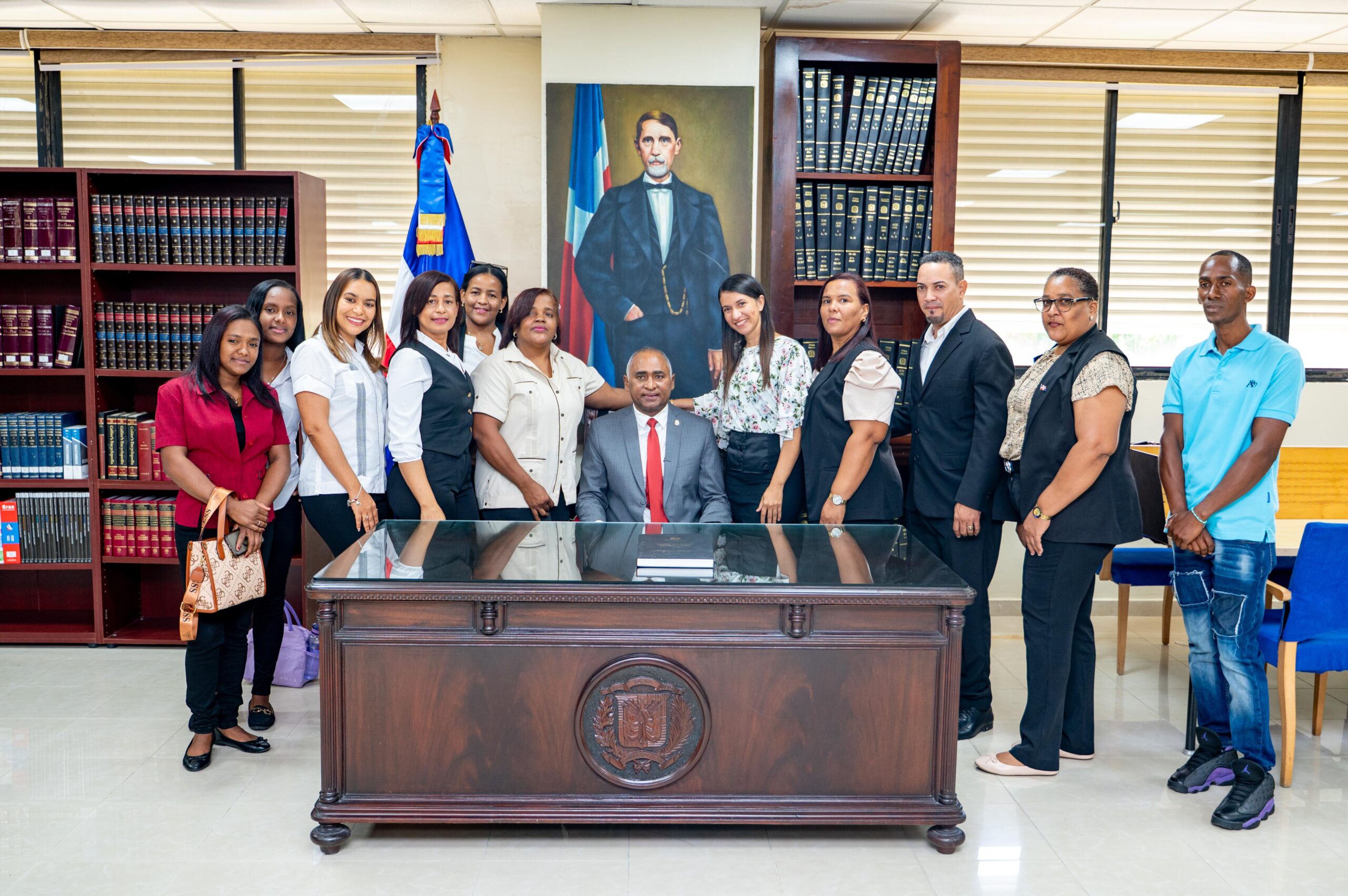 Senado recibe estudiantes de la escuela primaria Las Mayitas del municipio Baní, provincia Peravia 2 WhatsApp Image 2026 05 19 at 3.03.14 PM 1 scaled