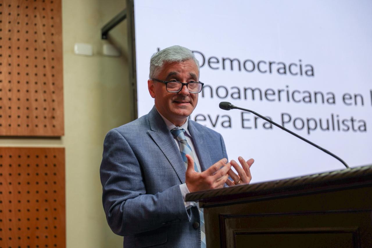 Politólogo estadounidense, Steven Levitsky, imparte en el Senado de la República la conferencia "Estado de la Democracia en América Latina” 3 WhatsApp Image 2026 06 03 at 1.44.06 PM 4