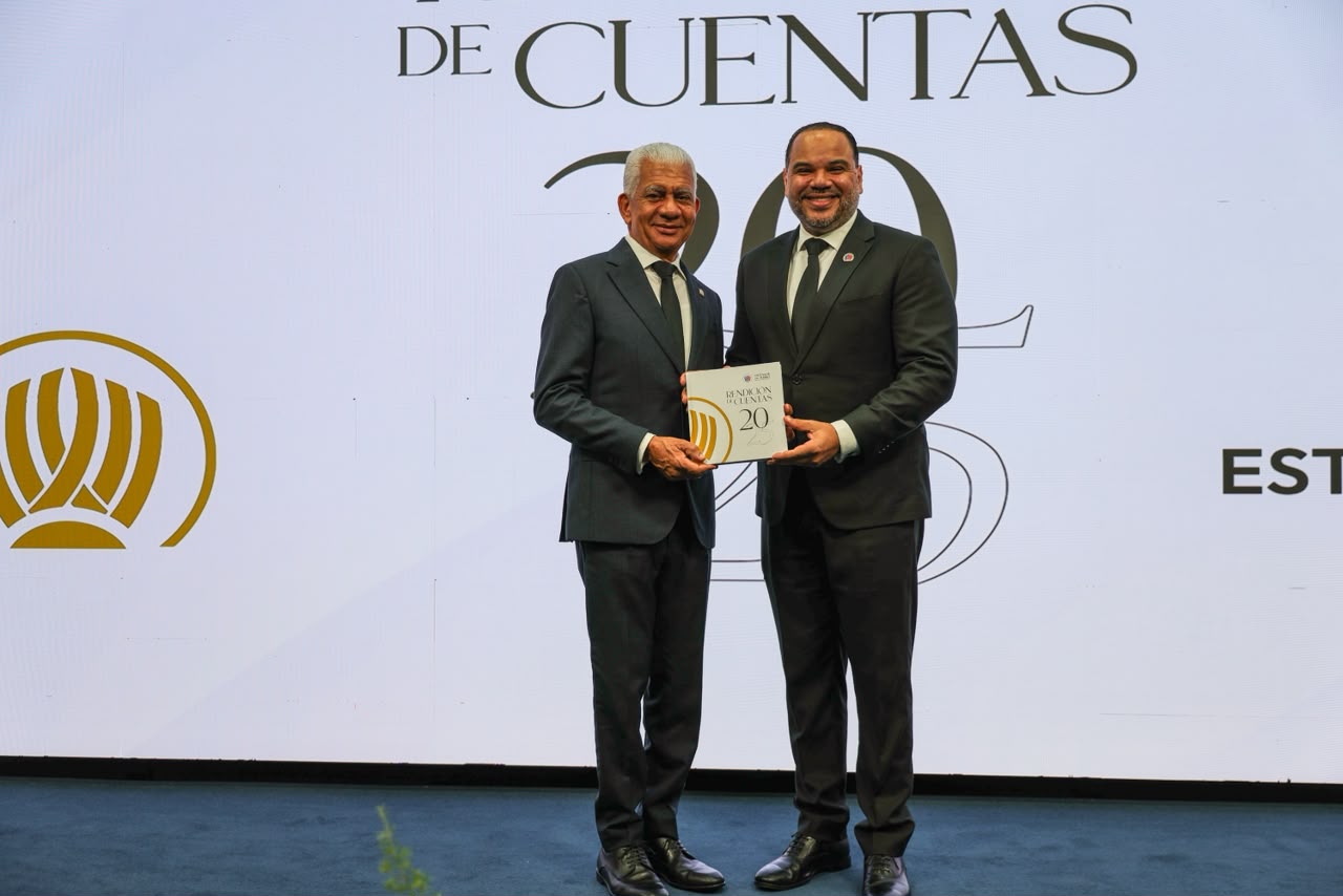Presidente del Senado, Ricardo de los Santos, recibe informe de gestión 2025 del Defensor del Pueblo