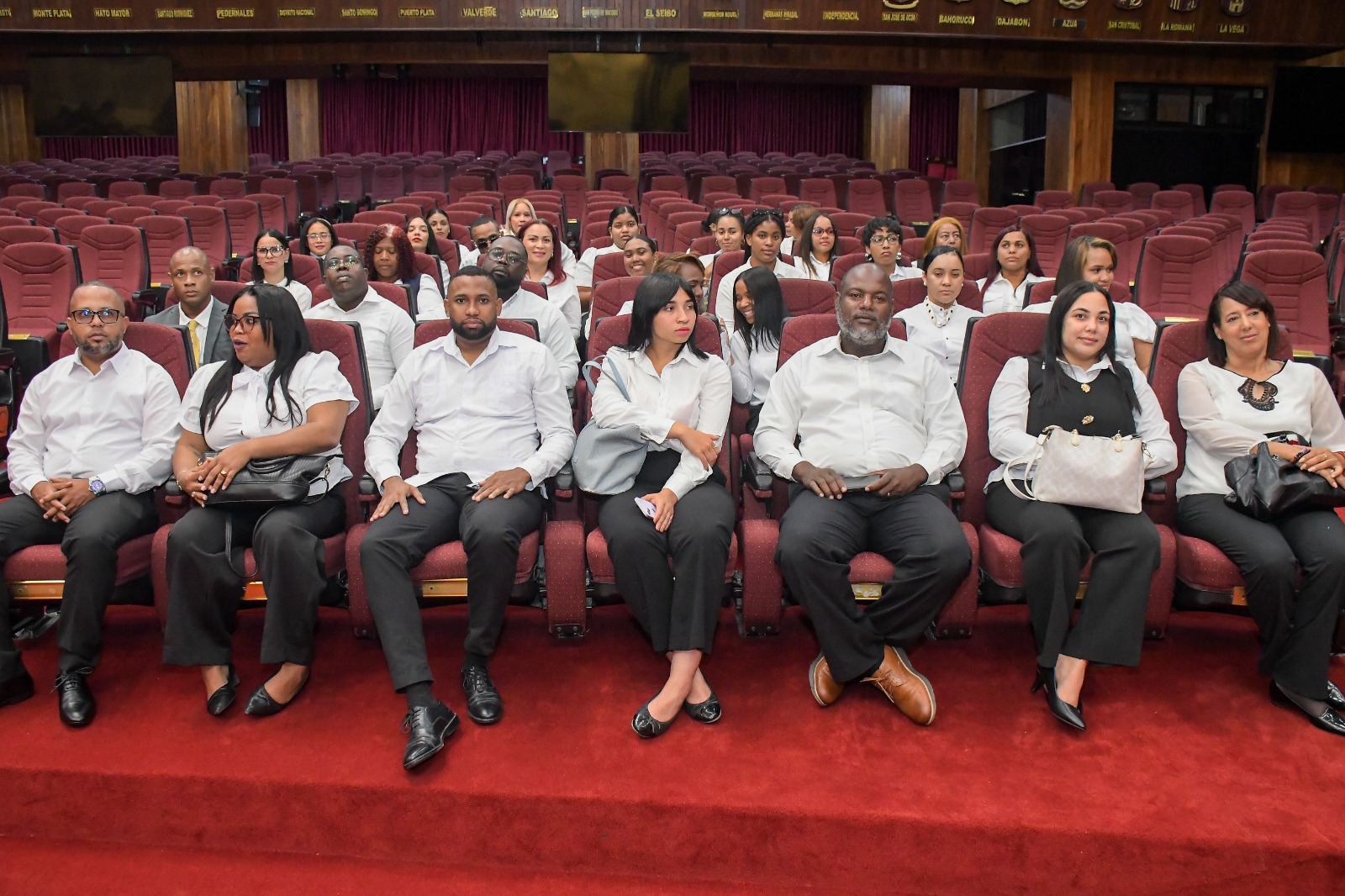 Senado abre sus puertas a estudiantes de Derecho de la Universidad UAPA 1 WhatsApp Image 2026 06 15 at 12.26.42 PM 1