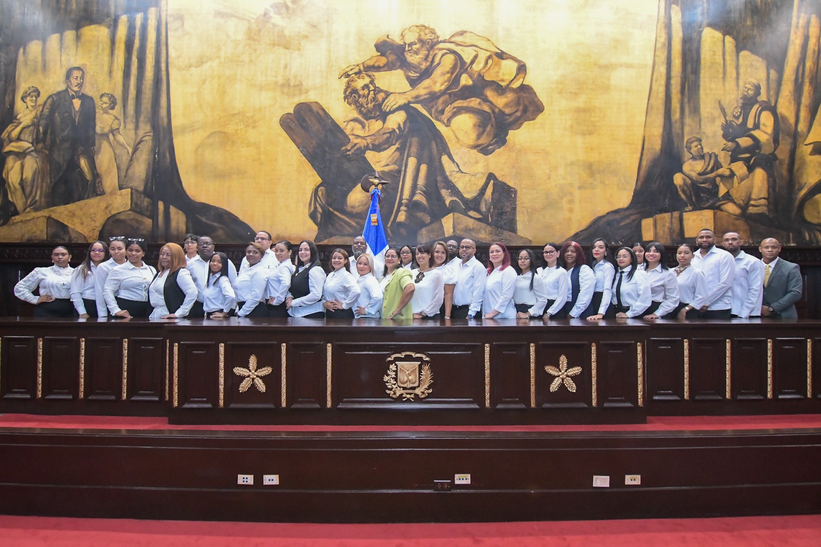 Senado abre sus puertas a estudiantes de Derecho de la Universidad UAPA