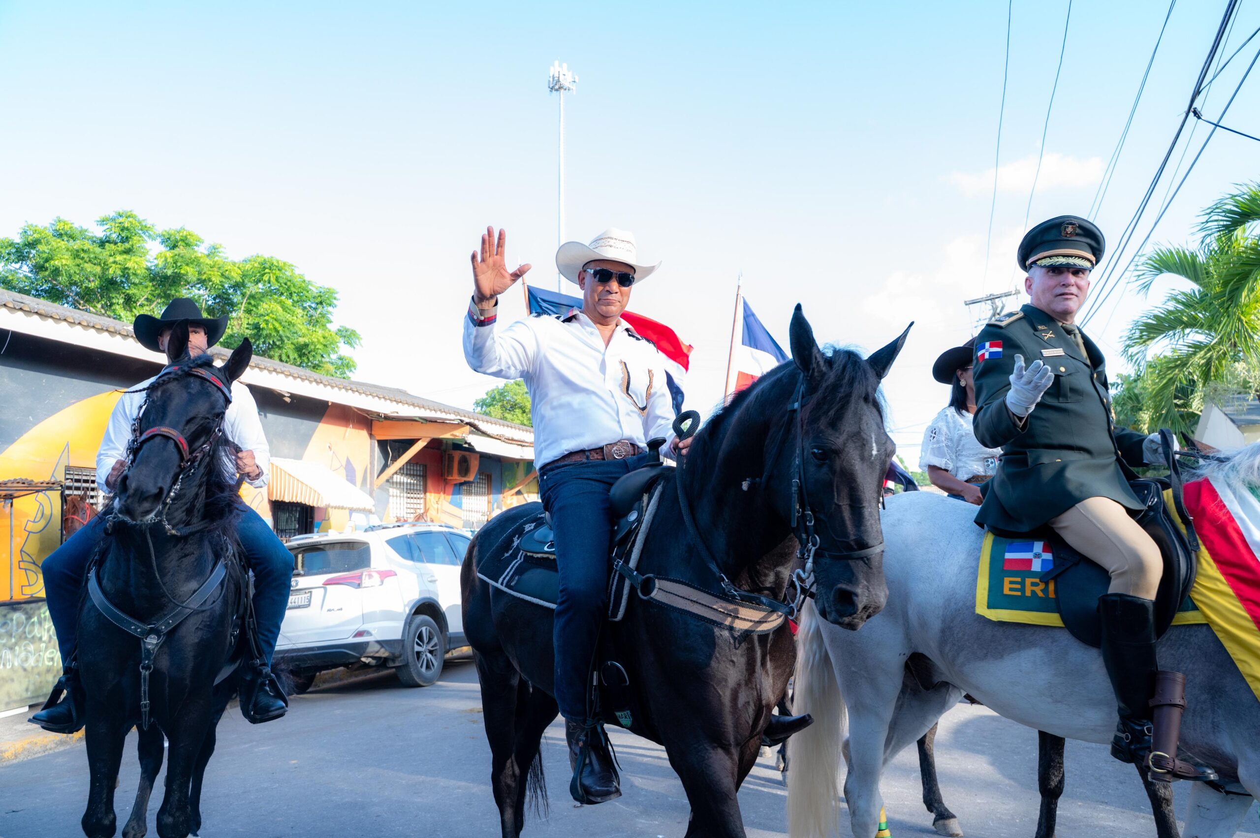 Senador Santiago José Zorrilla encabeza Cabalgata en fiestas patronales en Miches
