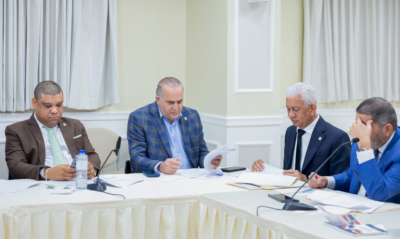Comisión Bicameral que estudia proyecto de ley de Medidas Pro Crecimiento Económico escuchará este martes al ministro de Hacienda y Economía, Magín Díaz y a la AIRD 1 WhatsApp Image 2026 06 15 at 6.55.28 PM