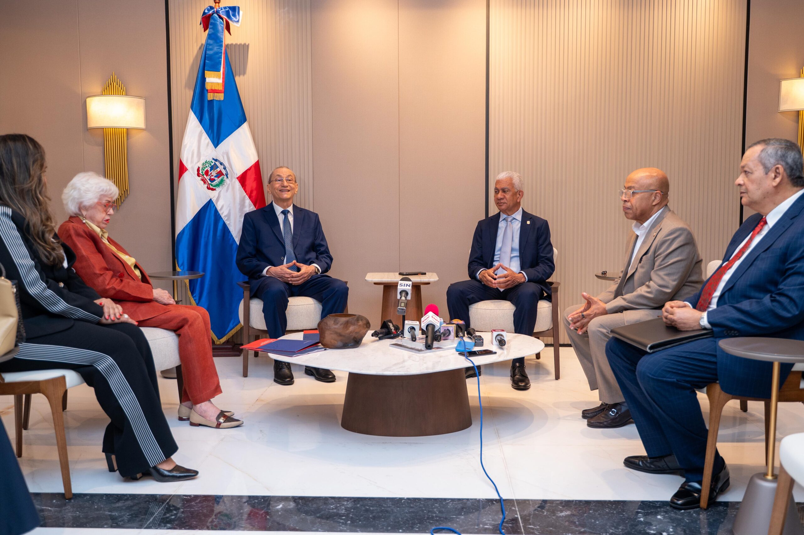 Congreso Nacional recibe proyectos para fortalecer la transparencia, la integridad institucional y la seguridad jurídica 1 WhatsApp Image 2026 06 16 at 12.07.29 PM scaled